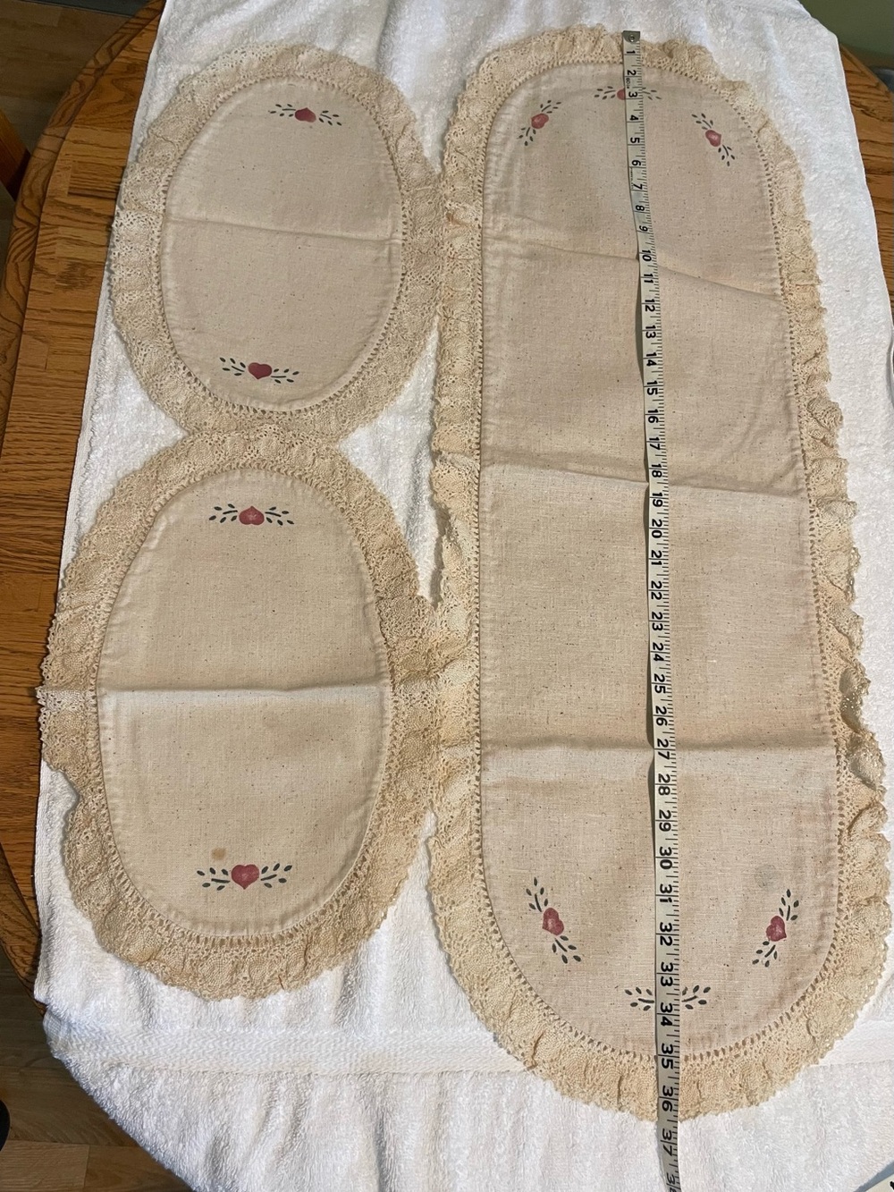 Vintage Oval Doile Set with Pink Detail